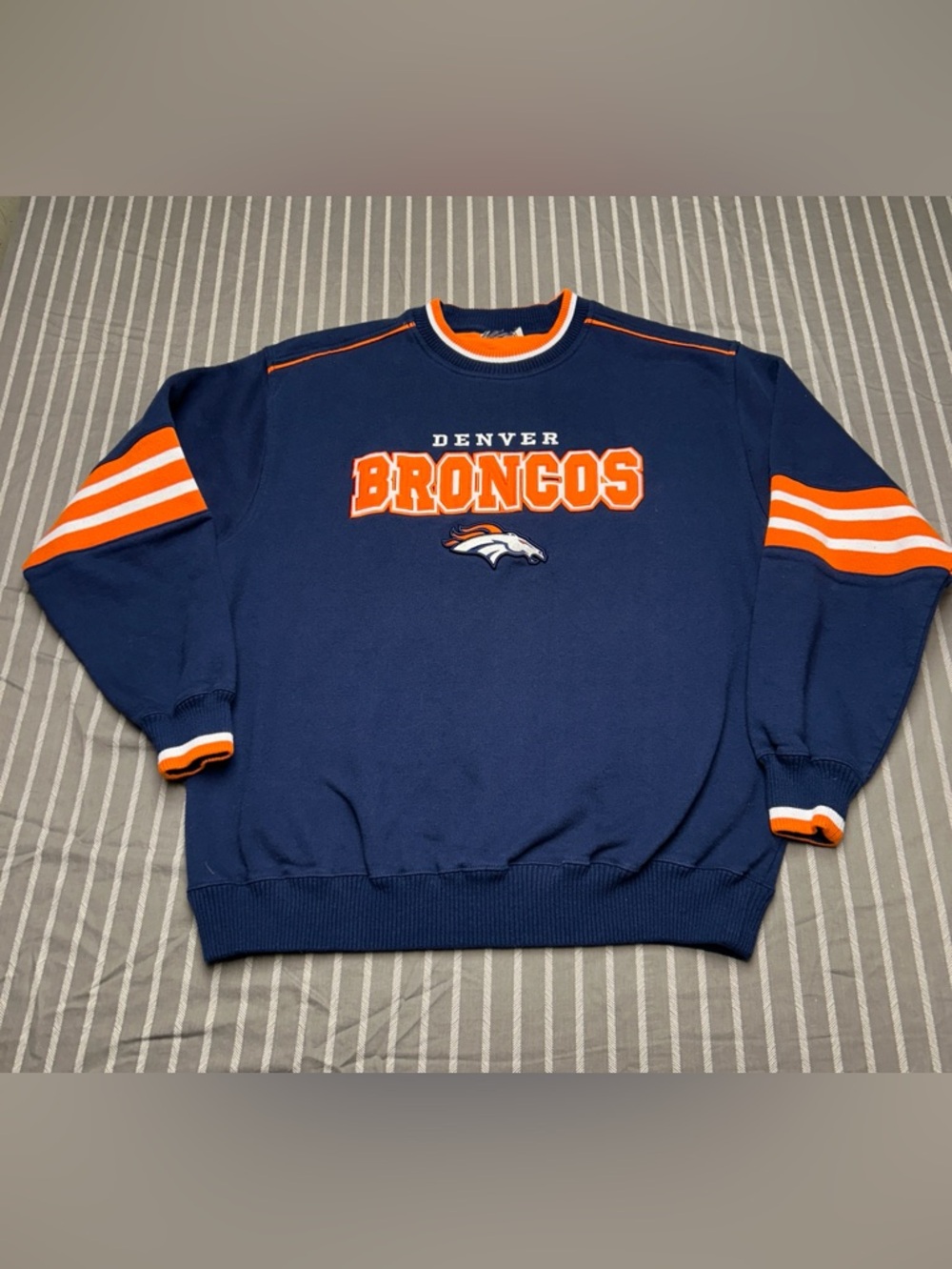 Vintage Lee Sport Denver Broncos Sweatshirt Large NFL Football see measurements